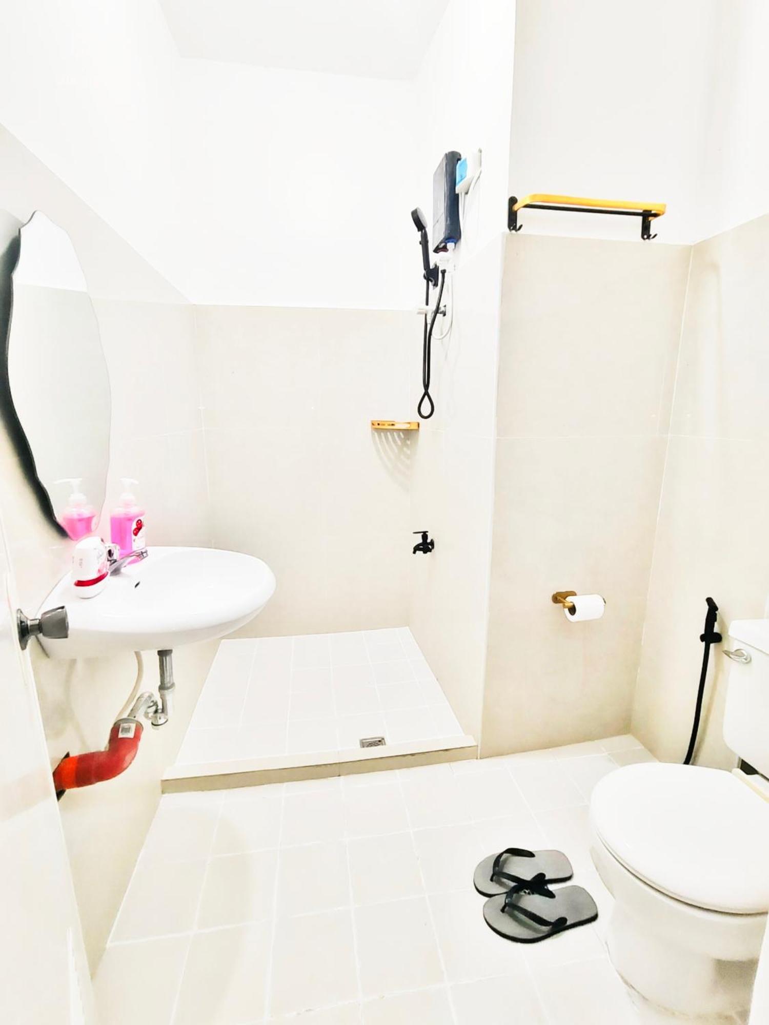 Mactan Airport Hostel At Aashvi Cozy Cabin Lapu-Lapu City Exterior foto